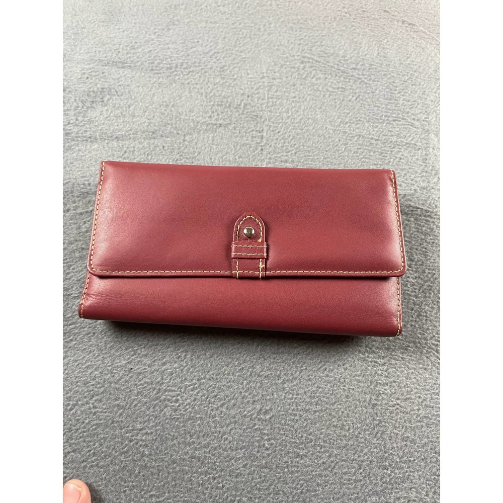 Leather Buxton wallet in Red